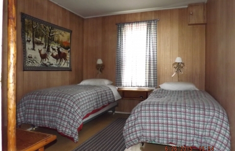 Birch Lake Lodge - Cabin #1 Bedroom